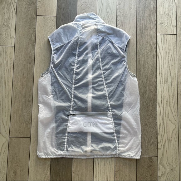 Gore Drive WINDSTOPPER® Vest Mens White - Picture 4 of 8